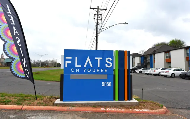 Flats on Youree Front Entrance