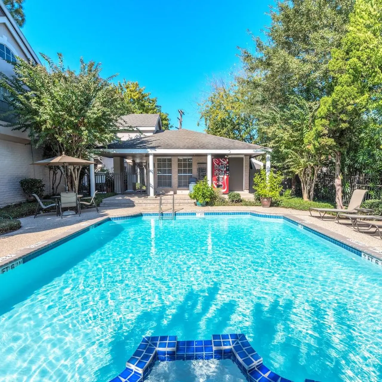 Woodway Garden Townhomes - Pool, House