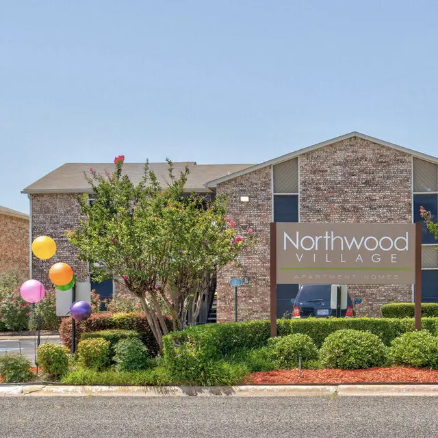 Northwood Village - Grass, Balloon, Shelter