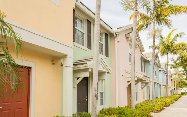 Pinnacle Village Apartments - Home Decor