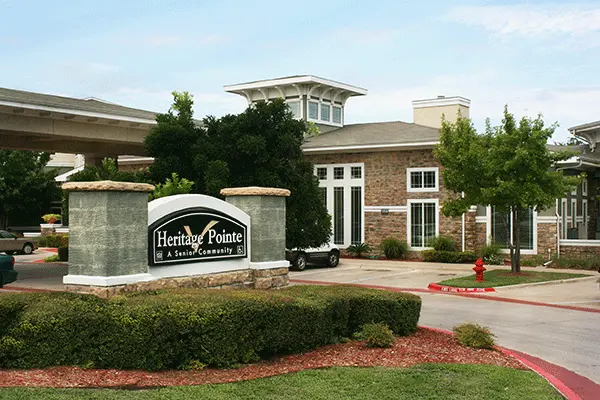 Heritage Pointe - Grass, Neighborhood, City