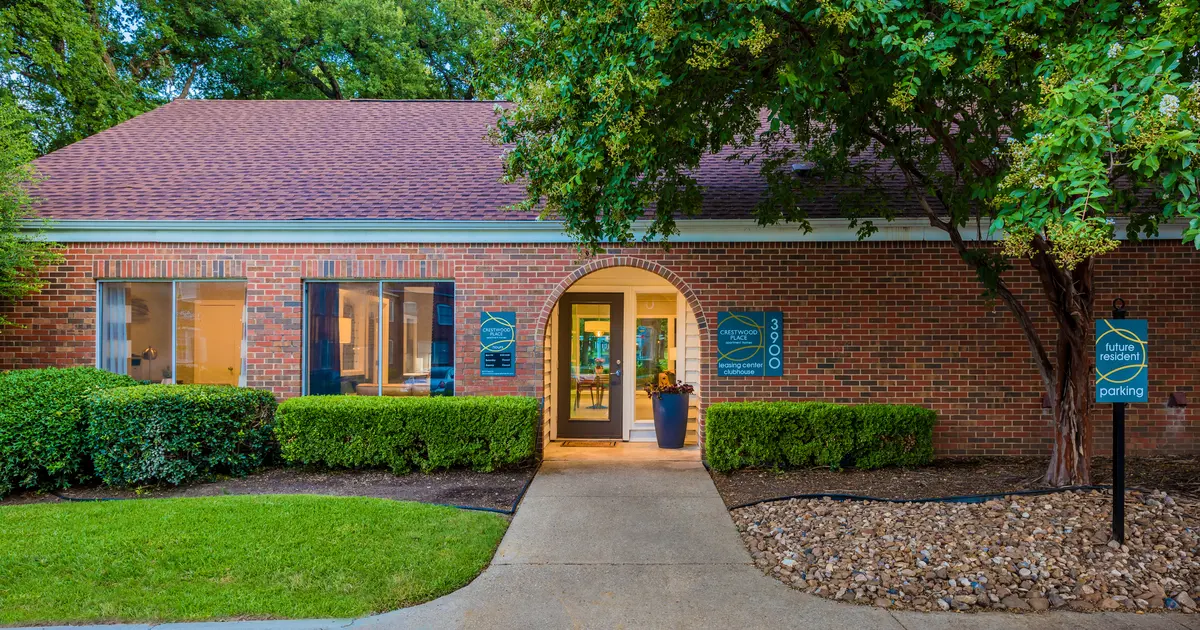 Crestwood Place Apartments