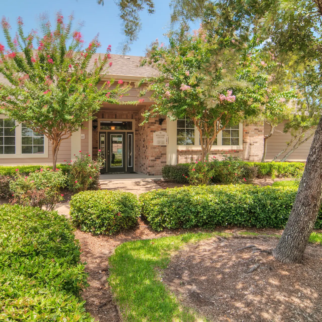 Highland Meadow Village Highland Meadow Village - Grass, Tree, Garden