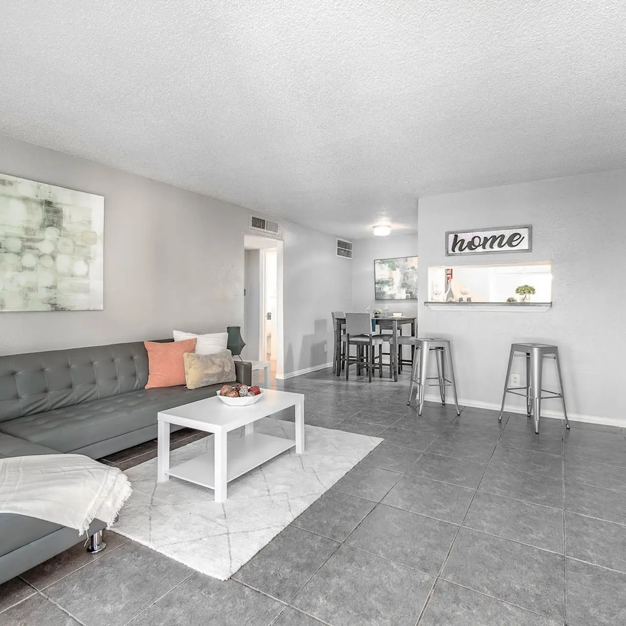 Vista Del Rey Apartments - Room, Couch, Floor