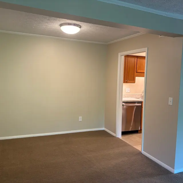 Lyncryer Apartments - Corner, Floor, Flooring