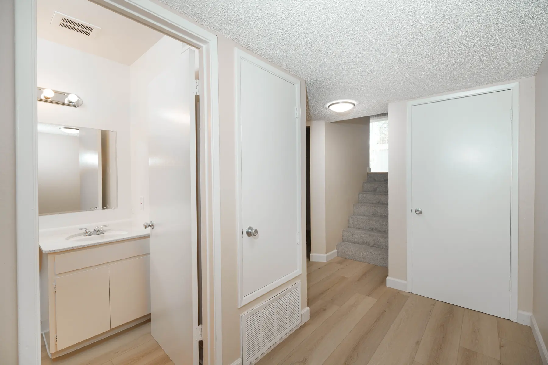 Creekside Oaks - Indoors, Interior Design, Corner