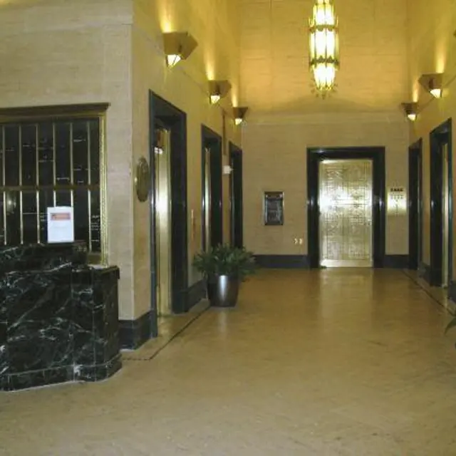 200 Carondelet - Floor, Flooring, Corridor