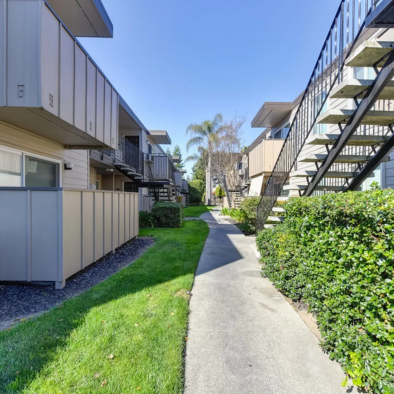 Lincoln Village West