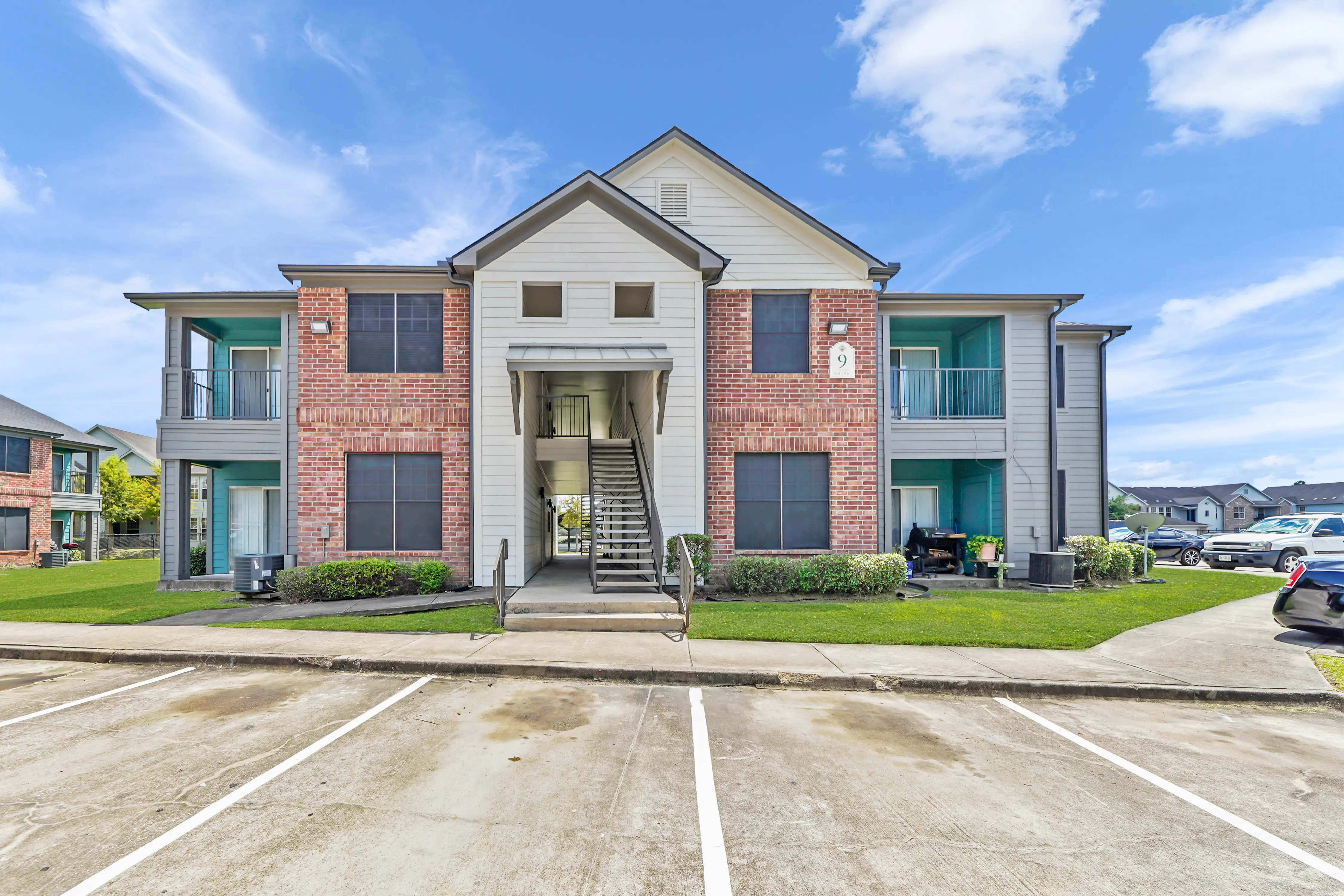 Lakeside Apartments - Building, Villa