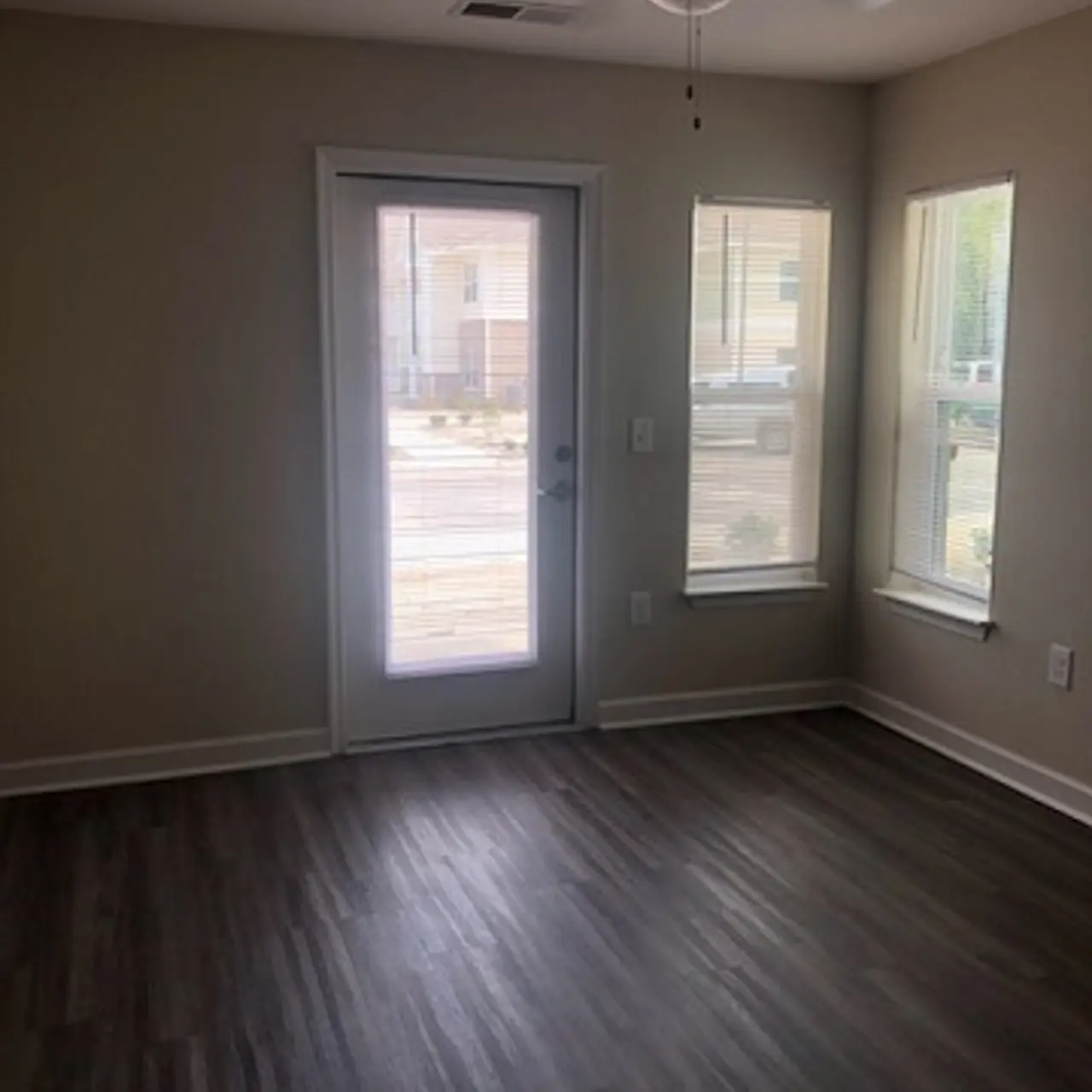 Woodfield Cove - Corner, Floor, Flooring