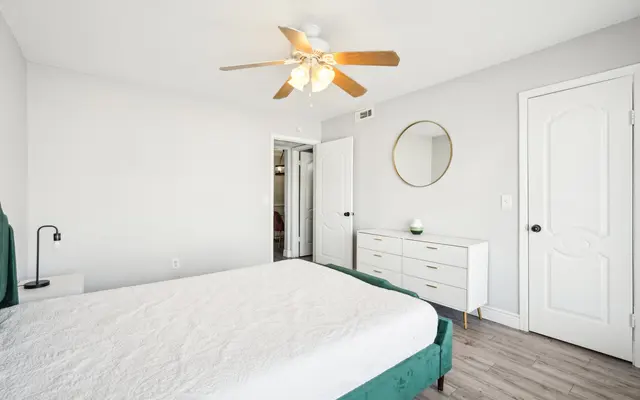 5560 Medical Center Apartments - Corner, Indoors, Interior Design