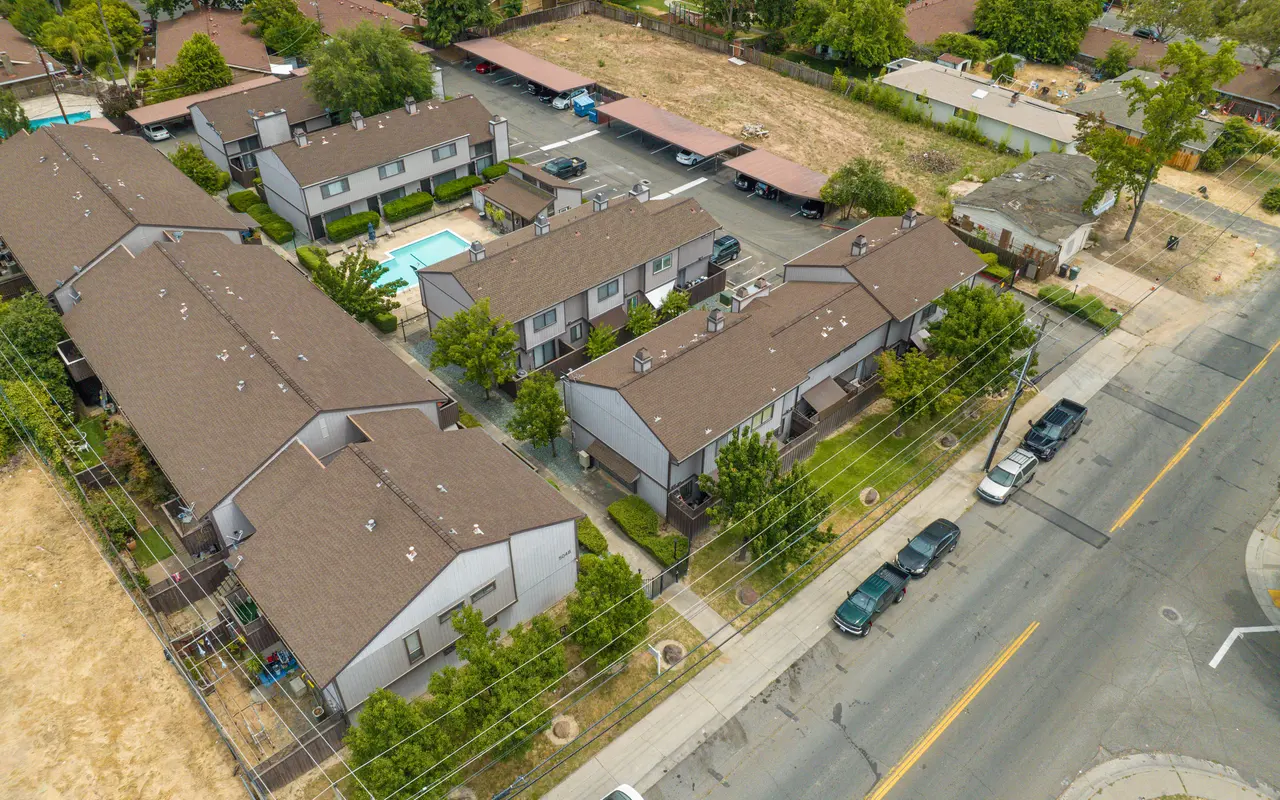 Datewood Apartments - Building, Outdoors, Suburb