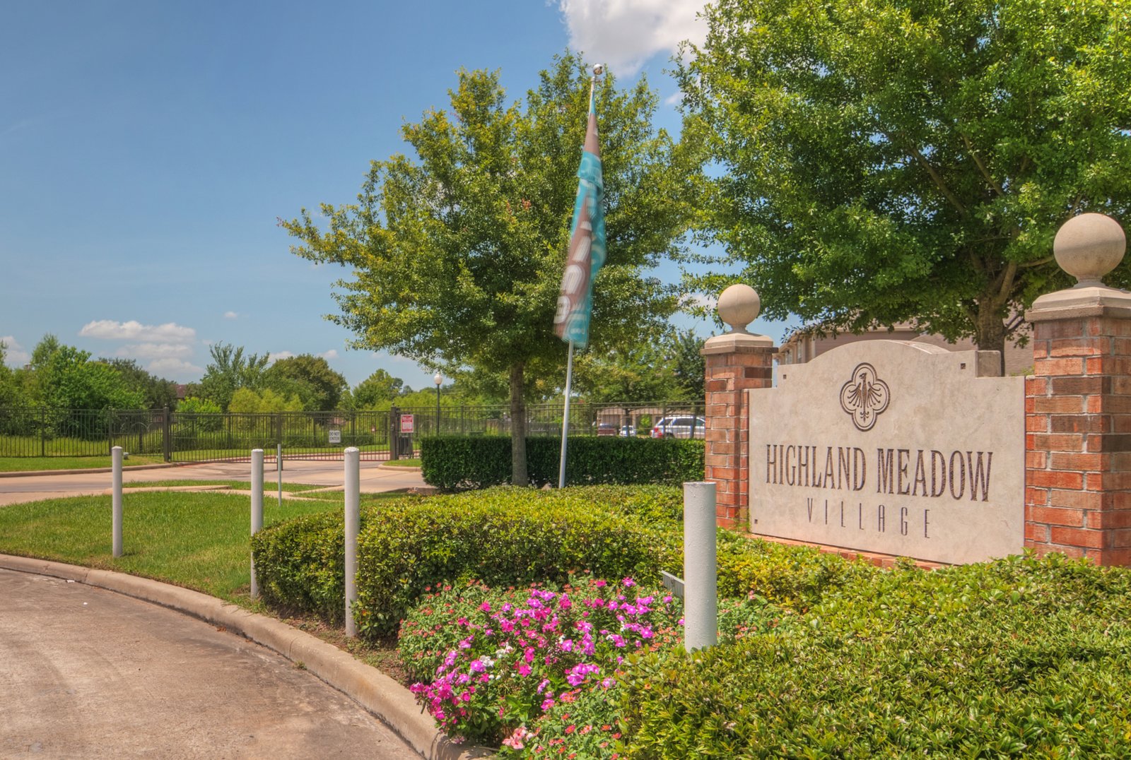 3 Bedroom Rental – 10990 Highland Meadow Village Dr, Houston, TX, 77089