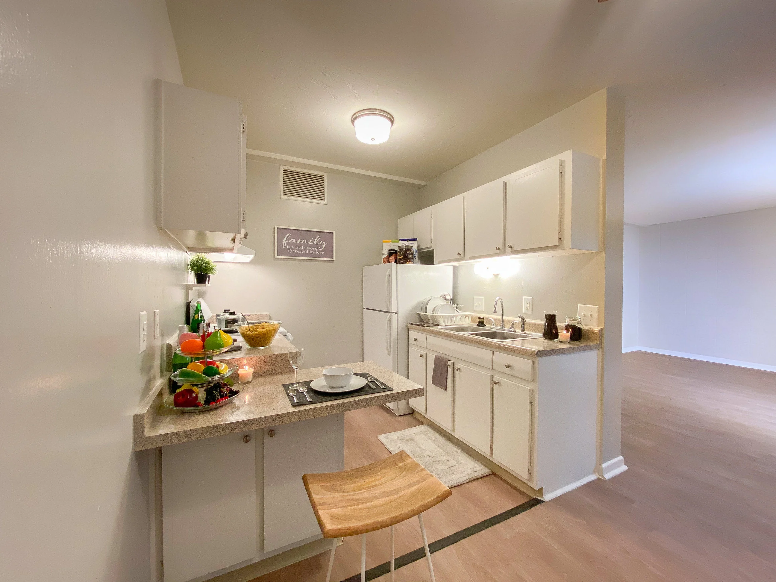 Park East Park Knowles Apts Park East Park Knowles Apts - Flooring, Floor