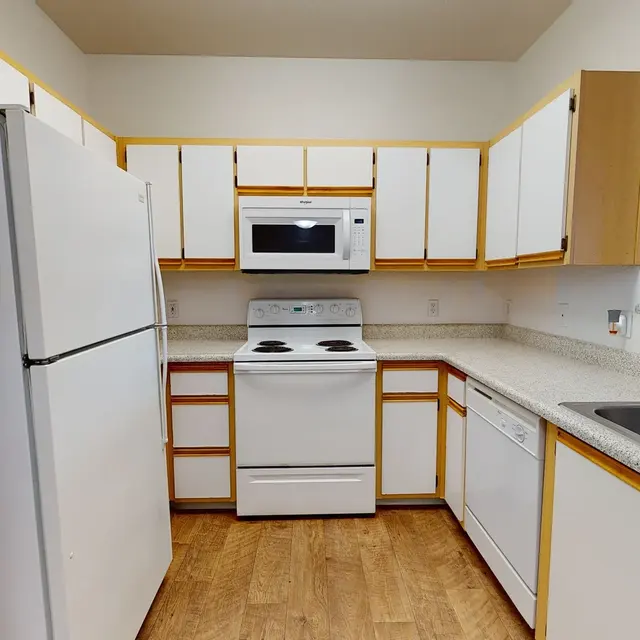 White 3 Bedrooms, 2 Baths Virtual Tour