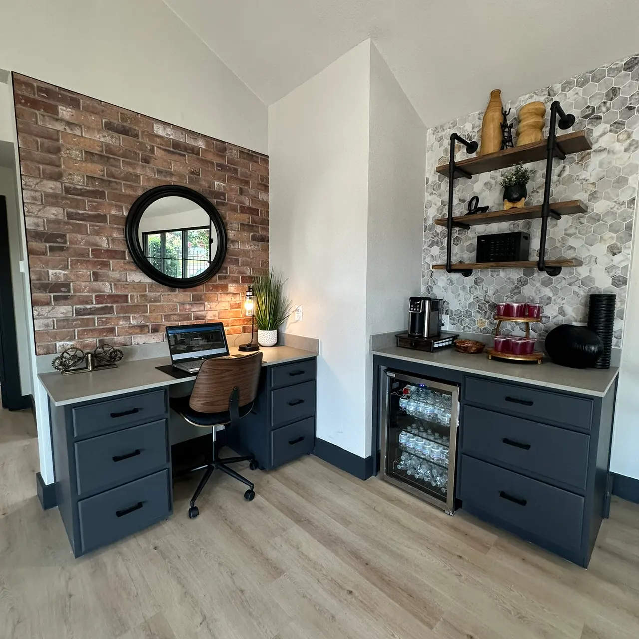 Autumn Breeze Apartments - Indoors, Interior Design, Chair