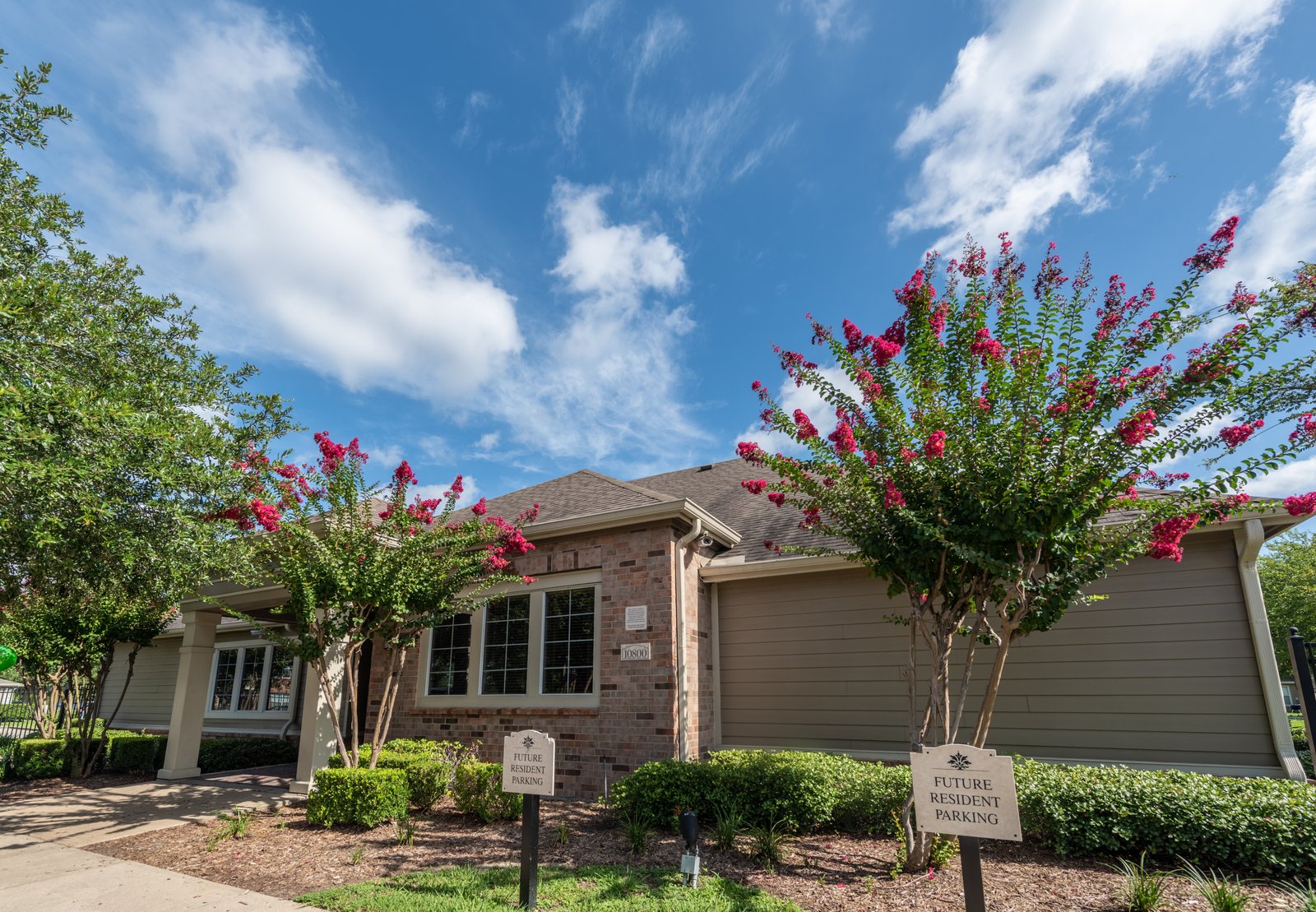 2 Bedroom Rental – 10800 Kipp Way, Houston, TX, 77099