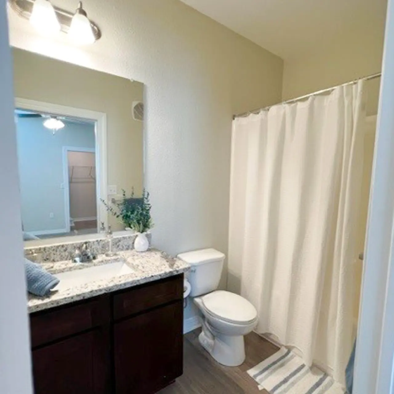 Belmere Belmere - Corner, Indoors