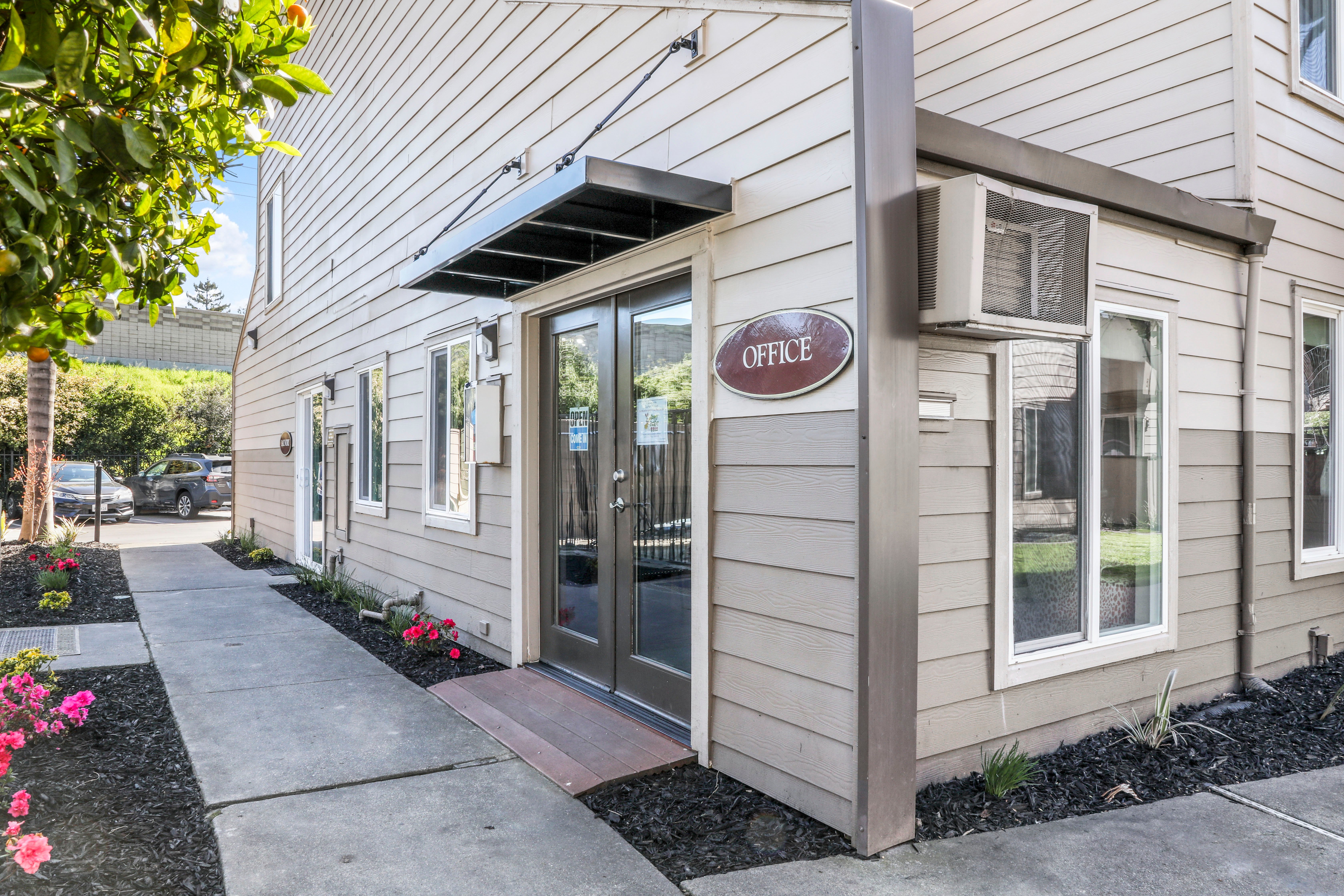 Lincoln Village West - City, Street, Urban