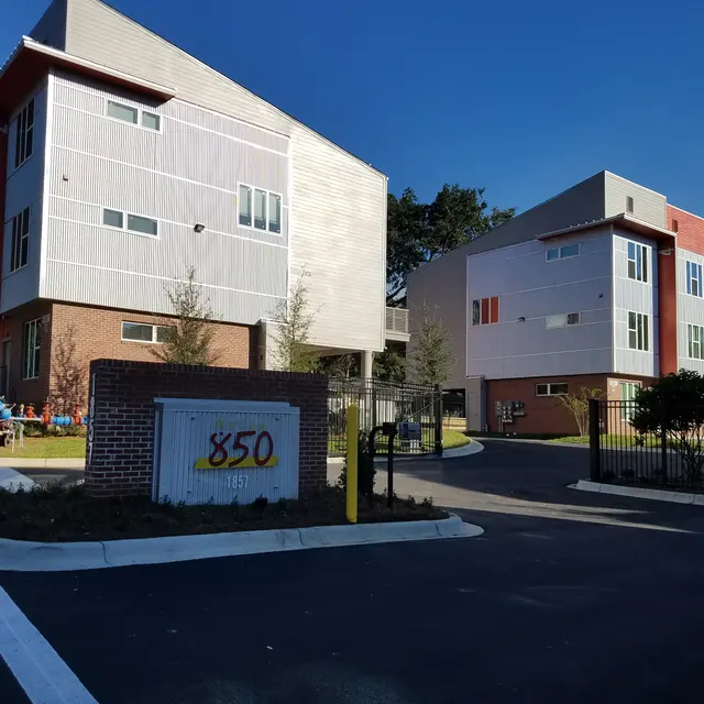 Neighborhood, City, Road