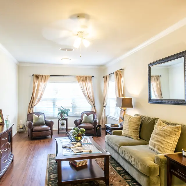 Summer Lake Summer Lake - Room, Couch