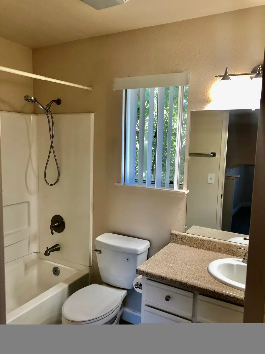 Myrtle Creek - Room