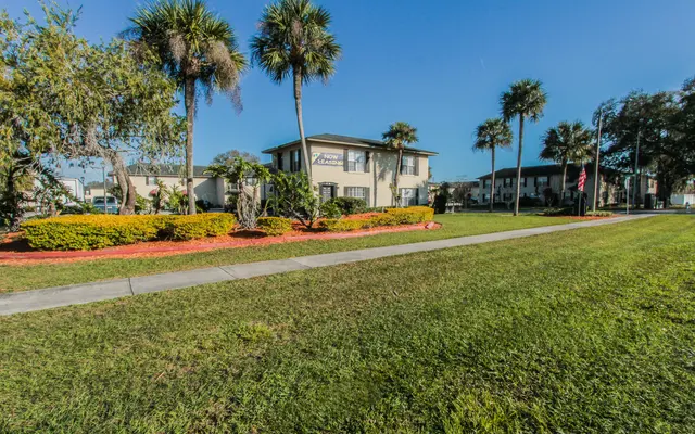 Greenwich Park Apartments - Building