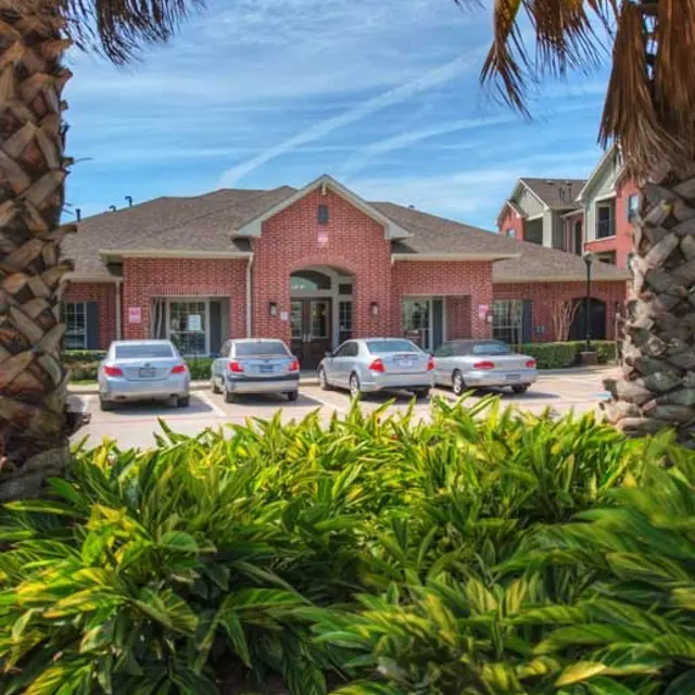 Northline Apartments - Villa, Vegetation, Summer