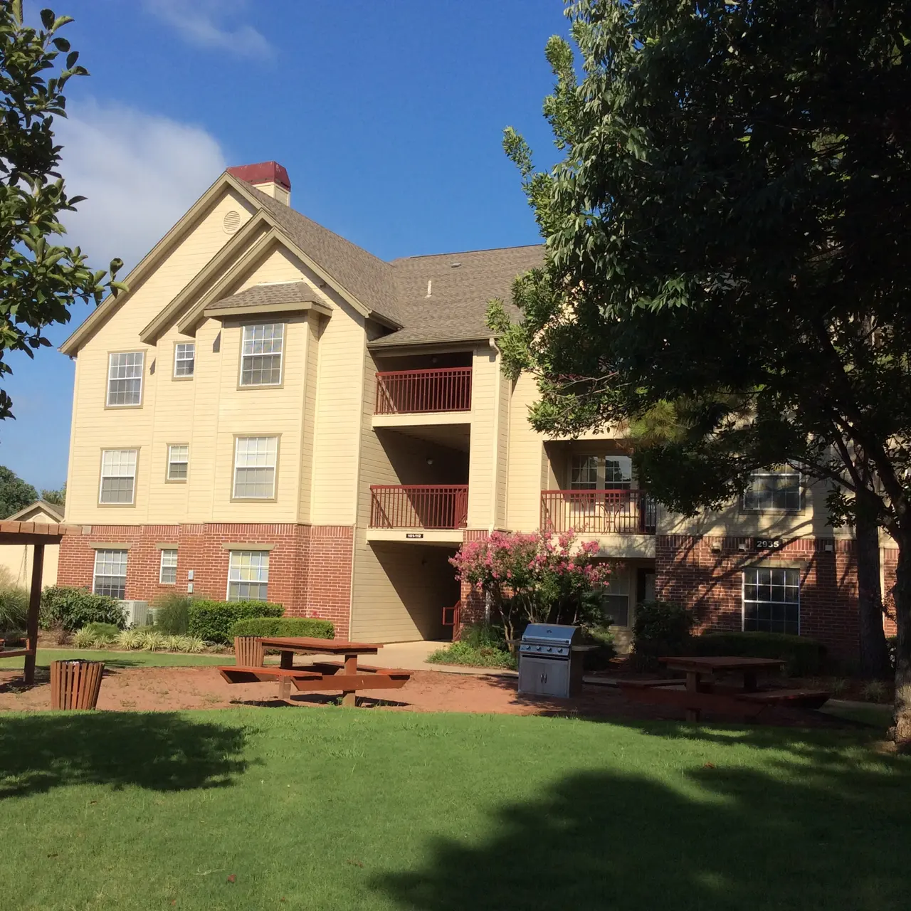 Crown Chase Crown Chase - Grass, Plant, Housing