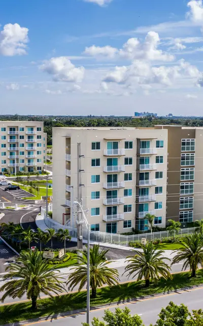 AHS Coral Reef - City, Tree, Condo