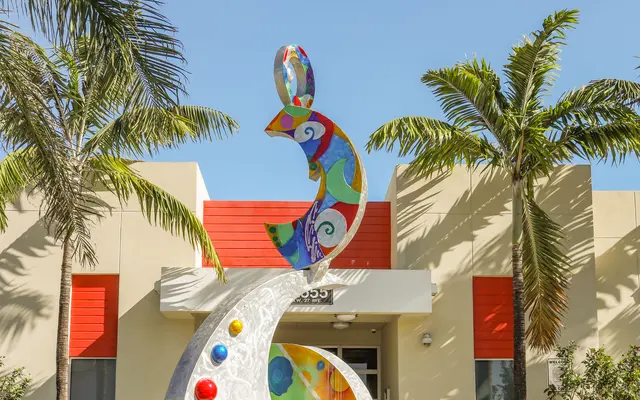 Kings Terrace Apartments Sculpture