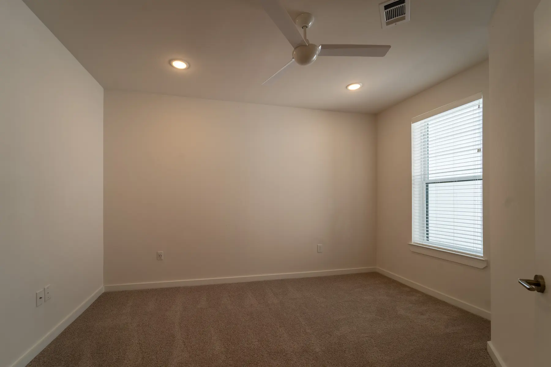 Ellis Highline - Ceiling Fan, Appliance