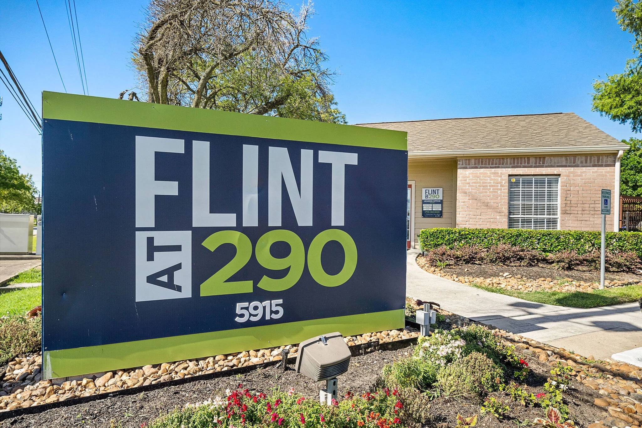 Flint at 290 - Bush, Text