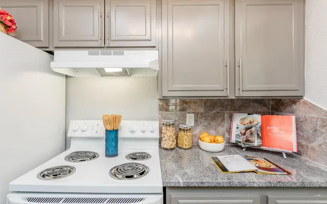 Casa Verde Apartments Casa Verde Apartments - Indoors, Kitchen