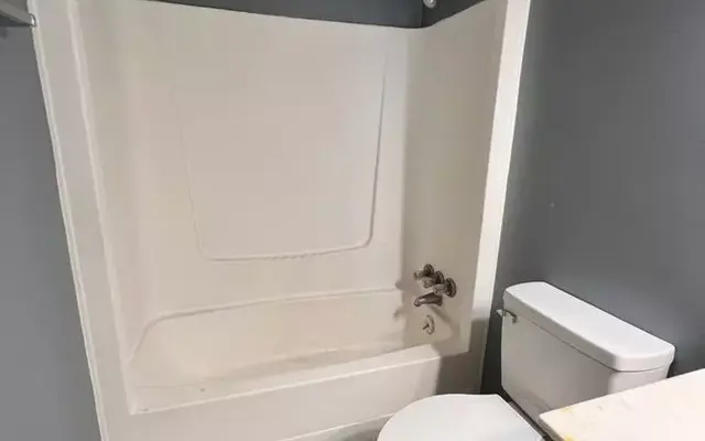 Oak Tree Apartment - Corner