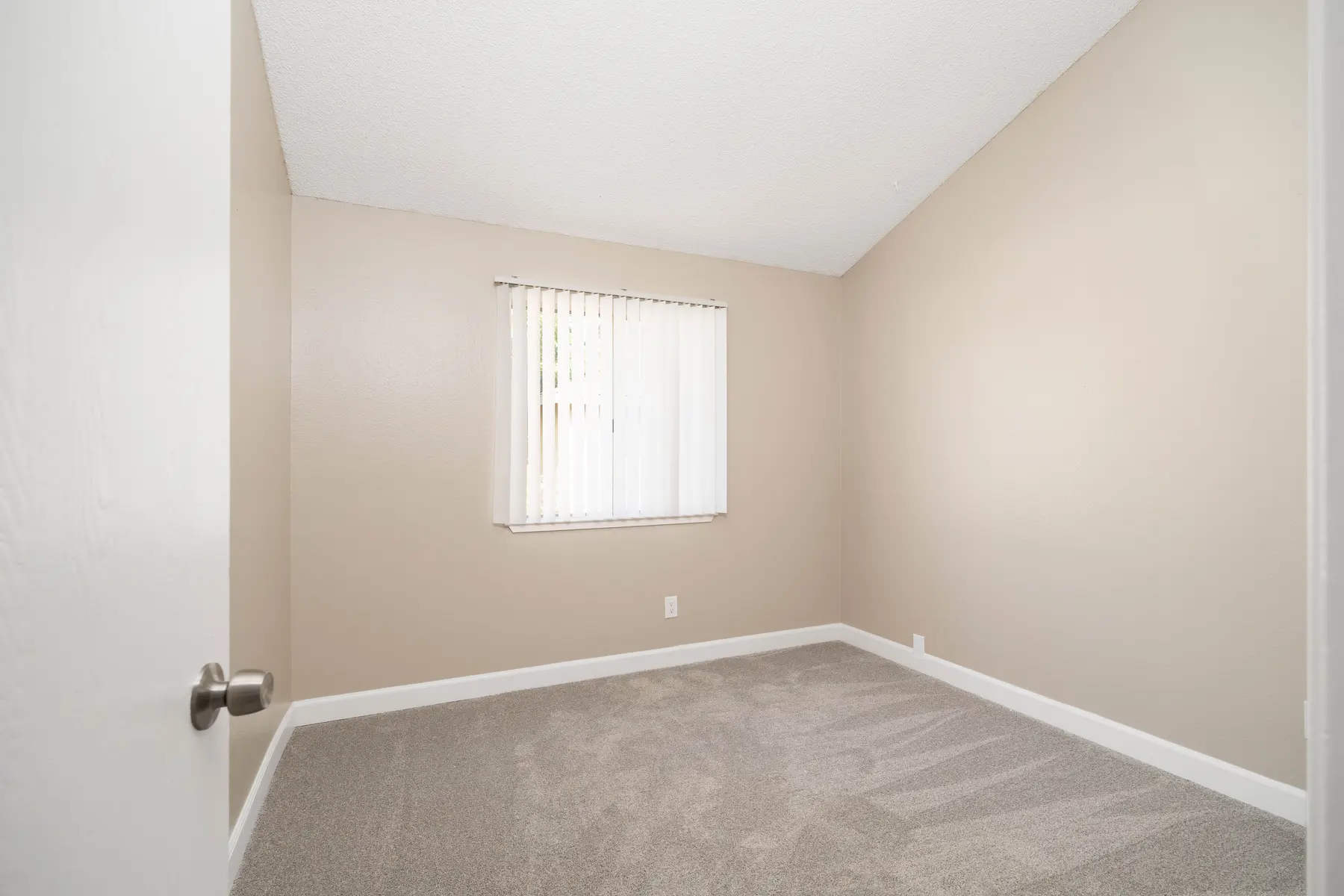 Swanston Park Townhomes - Corner, Floor, Flooring
