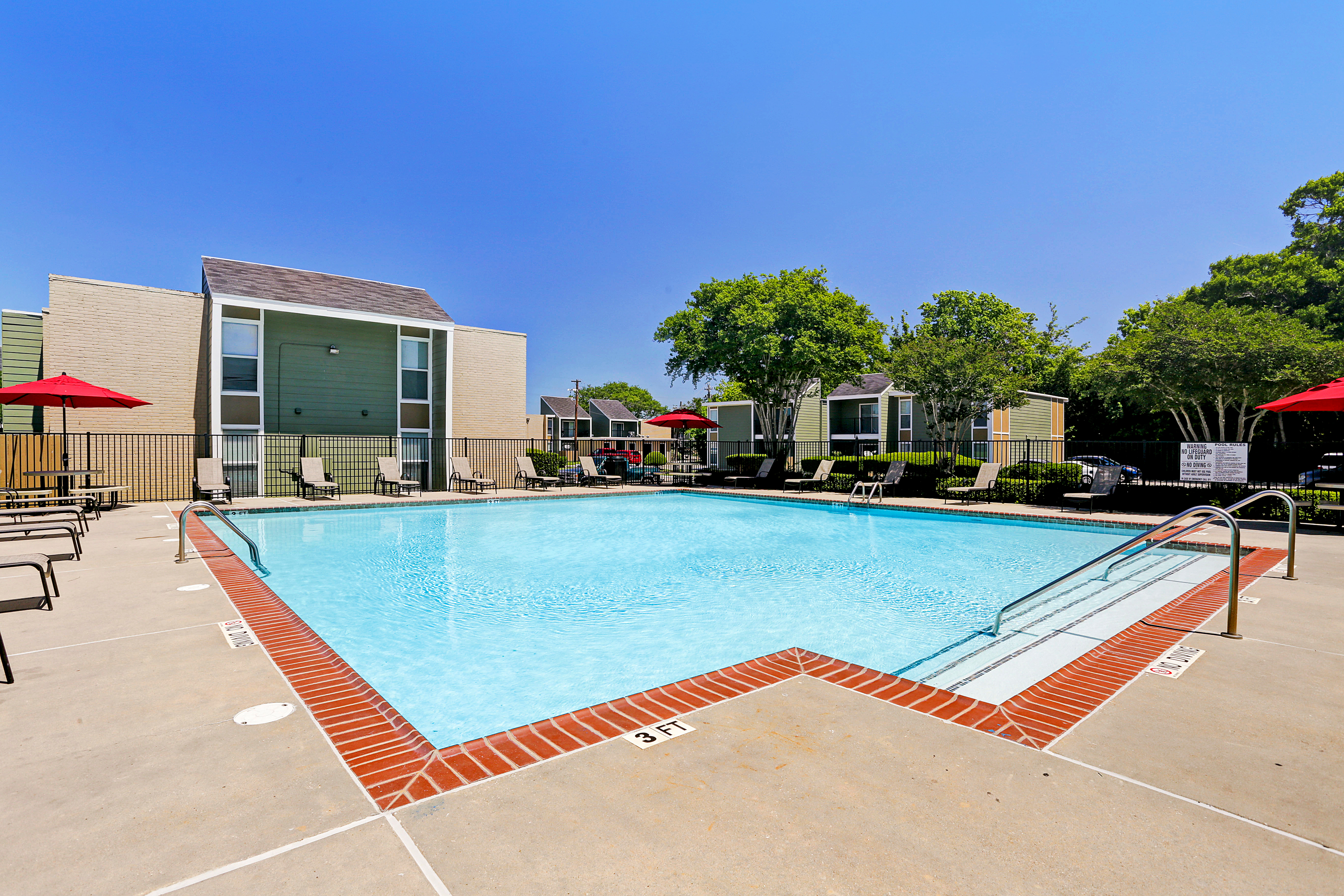 Edgebrook Apartments Edgebrook Apartments - Pool, Hotel