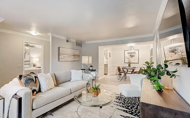 Aspen Apartments - Home Decor, Furniture, Table