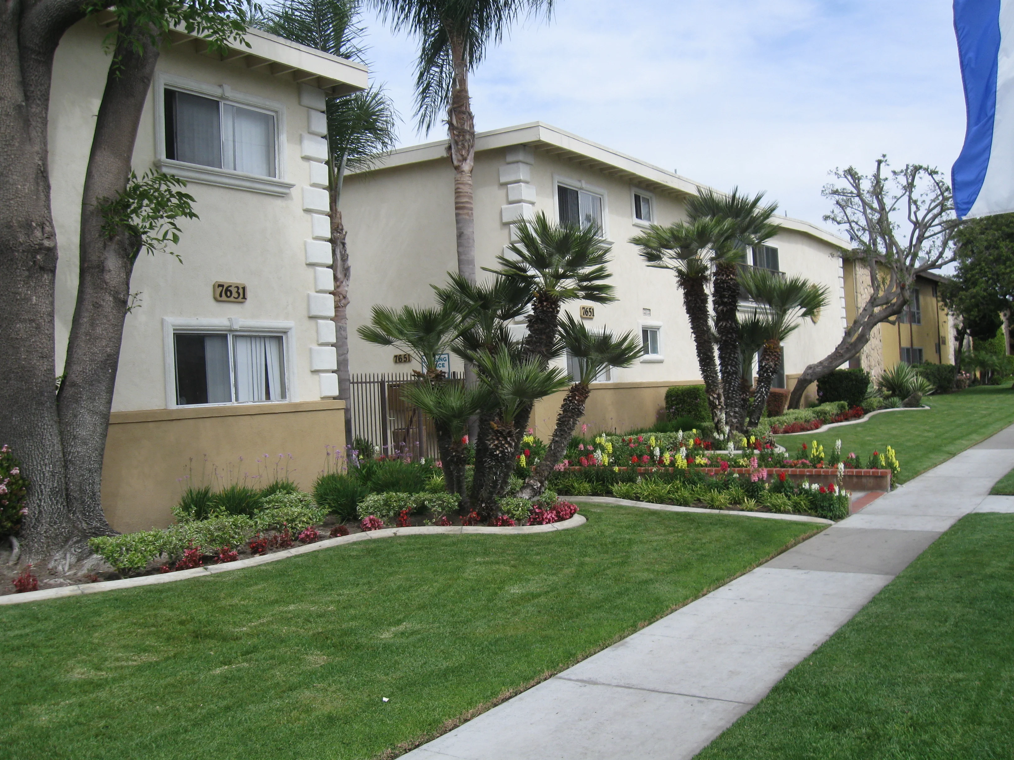 Park Ridge Apartments - Grass, Lawn, Neighborhood