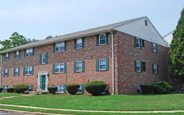 Manchester Arms - Lawn