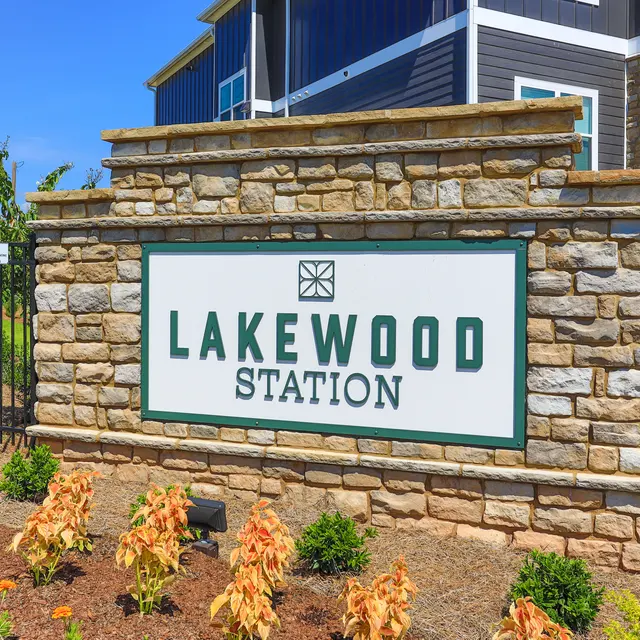 Lakewood Station - sign, entrance