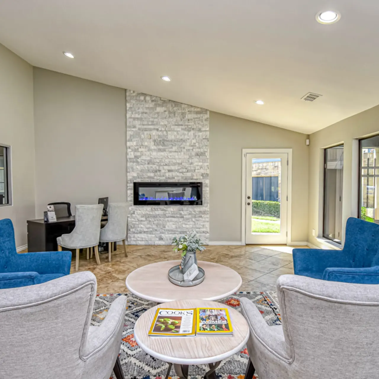 Springfield Crossing Apartments - Home Decor, Furniture, Indoors