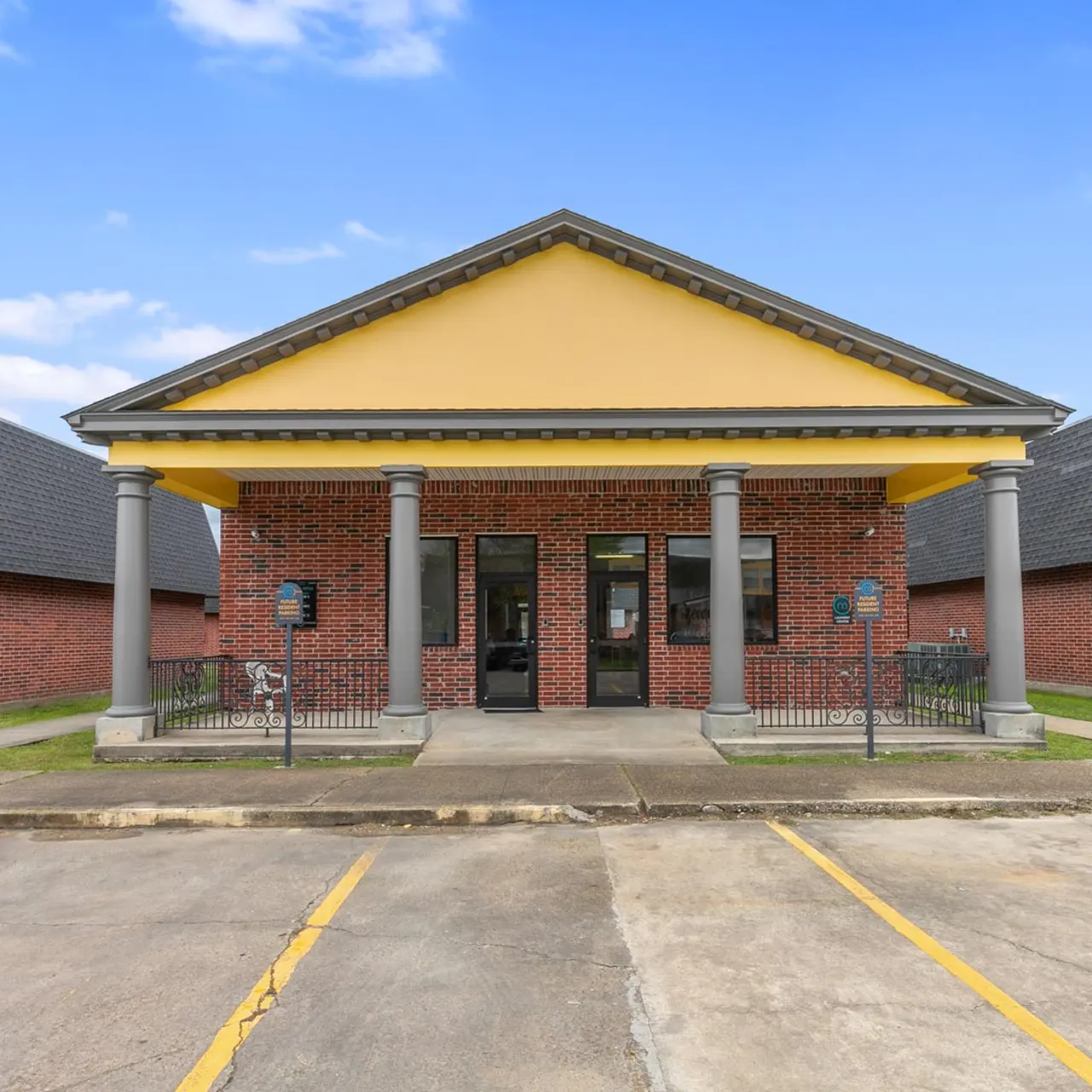Commons at McNeese - Building, Nature