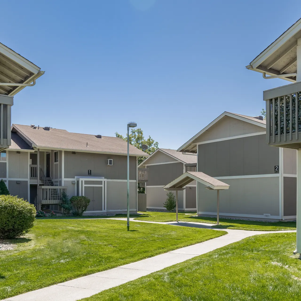 Hidden Oaks Village - Neighborhood, Suburb, Grass