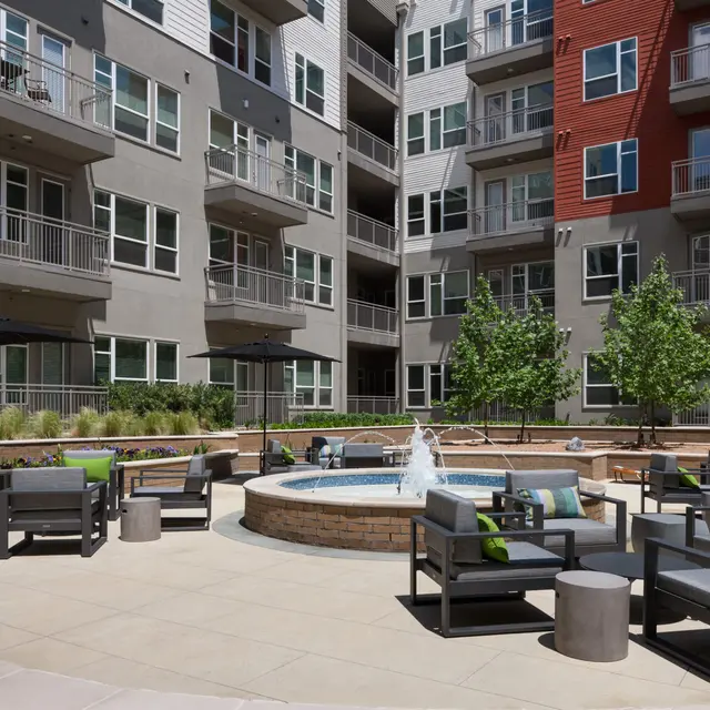 SYNC CityLine - City, Bench