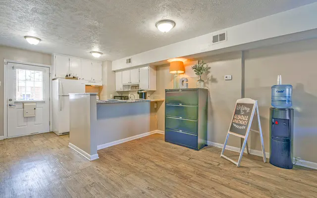 Glendale Townhomes Glendale Townhomes - Floor, Flooring, Indoors