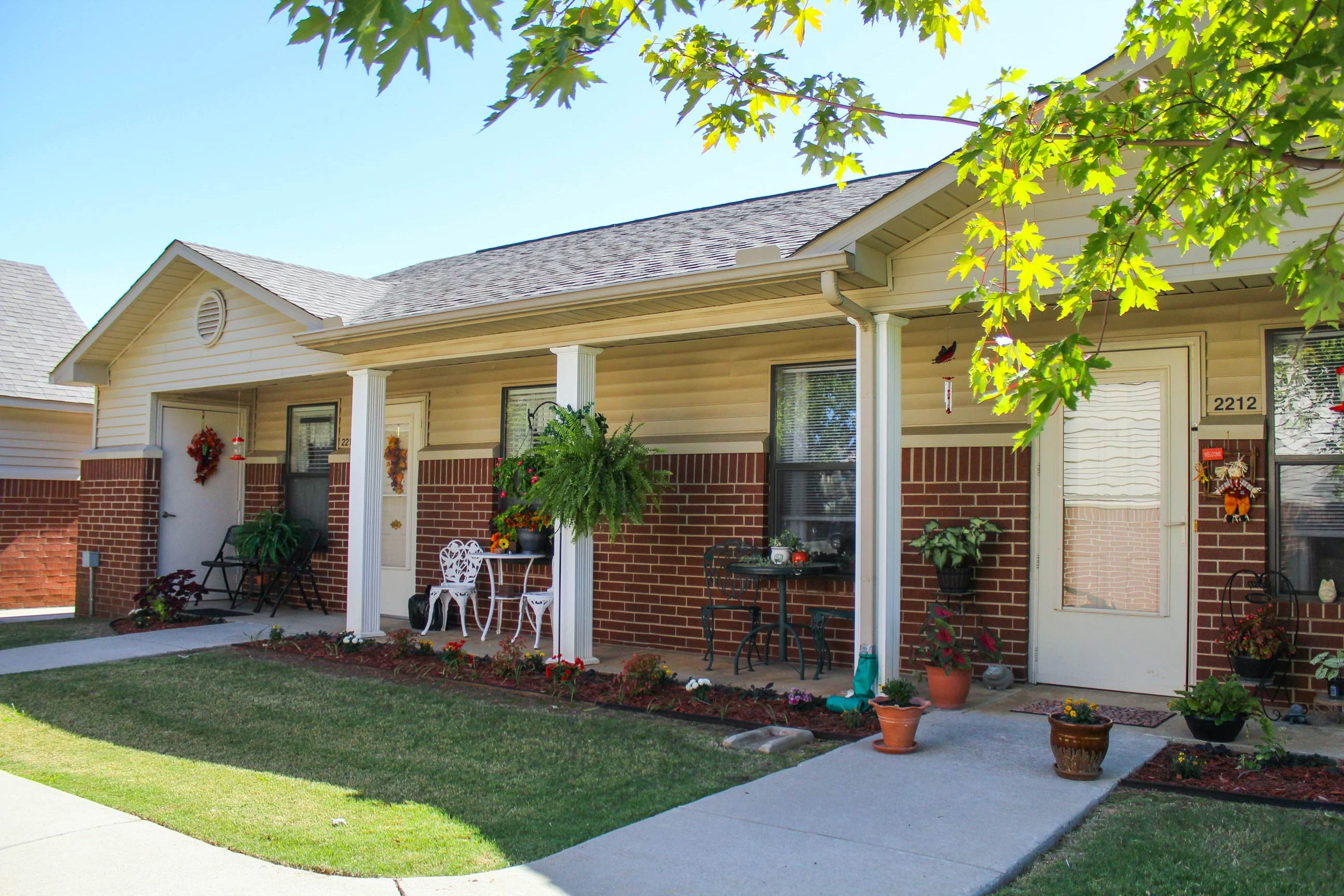 Crown Ridge & Brookstone - Plant, Yard