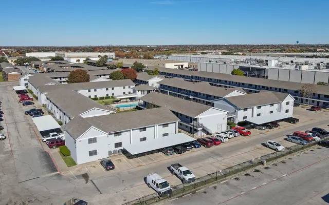 Metro at 1515 - Outdoors, Aerial View, Car