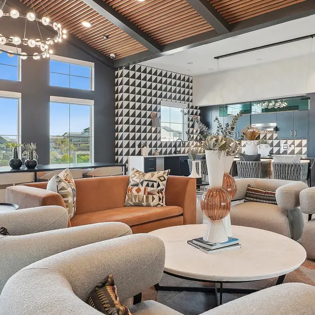 Sabine - Clubhouse Lounge & Kitchen