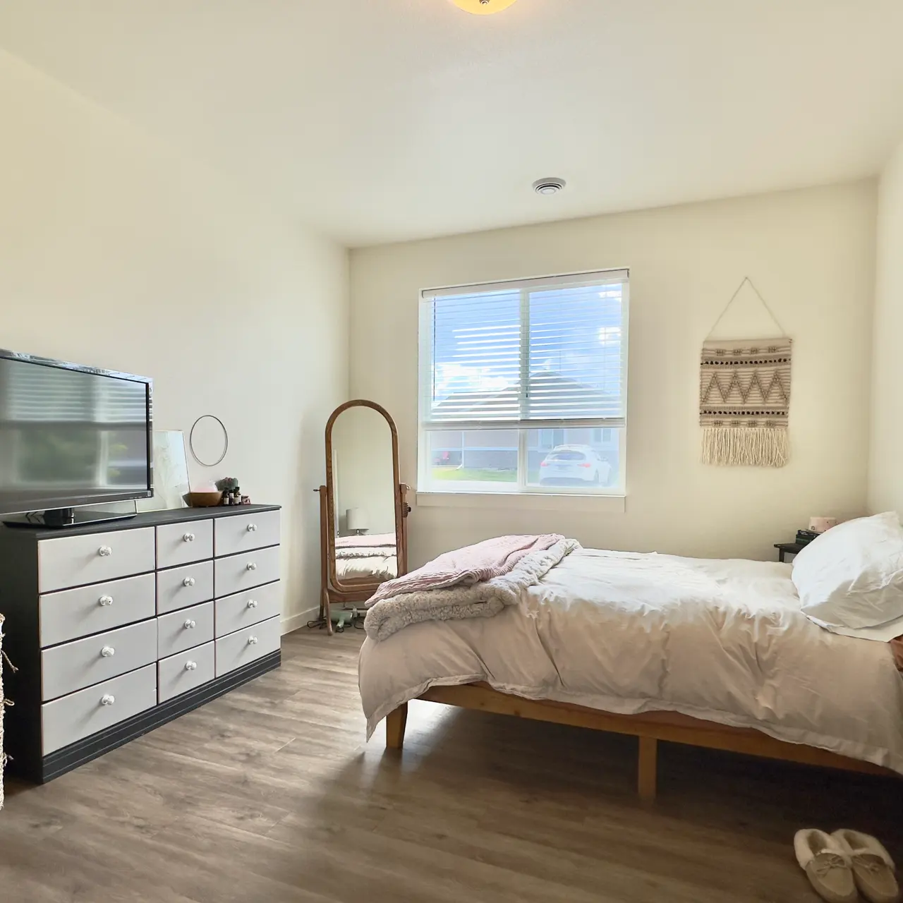 apartment secondary bedroom, apartment small bedroom Secondary bedroom in a furnished apartment, featuring stylish decor and comfortable furnishings